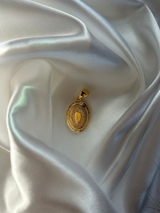Oval Open Locket Pendant
