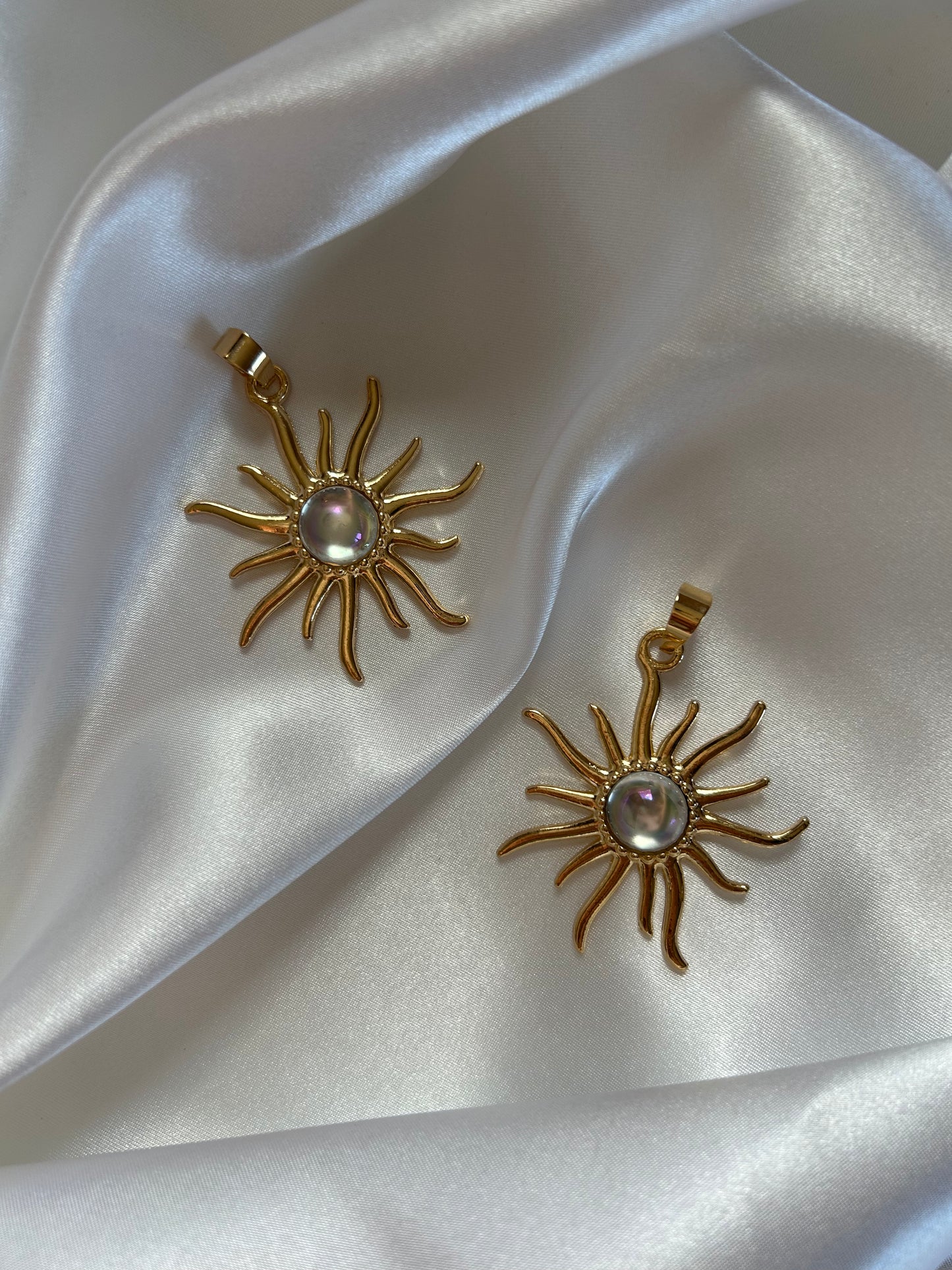 Wavy Sun Rays with Opalescent Bead