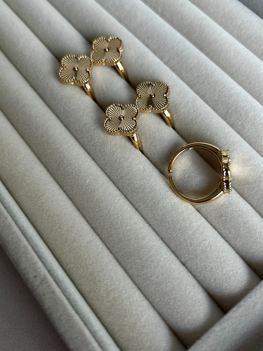 Clover adjustable Rings